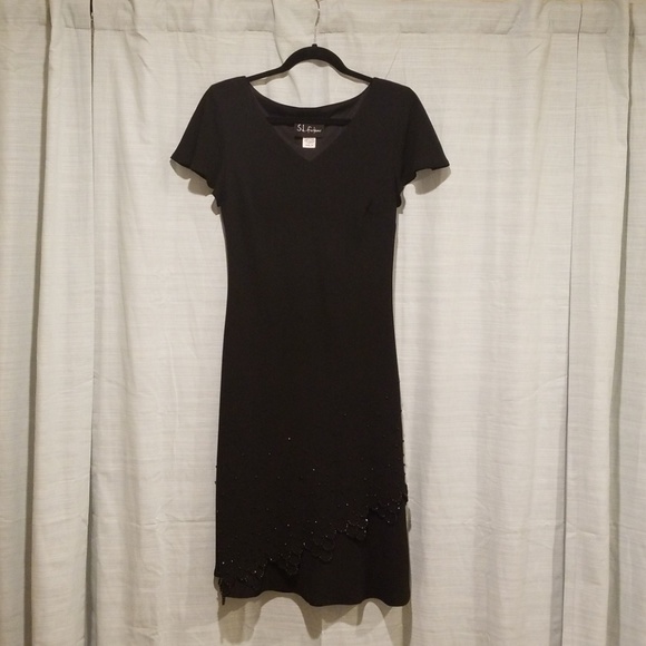 Super Flattering Classy Black  Dress - Picture 1 of 4